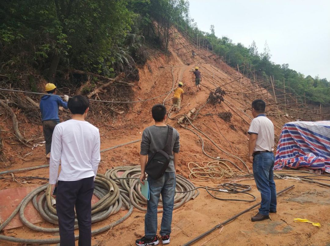 项目走访系列（五）： 边坡地质灾难监理项目走访 ——把关质量，，，，，，，，以诚相待，，，，，，，，万利国际官网地灾部的清静允许