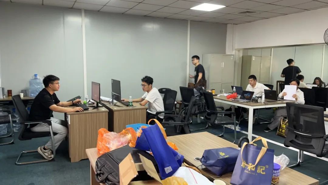 《致敬，，，，，，斗争的青春》